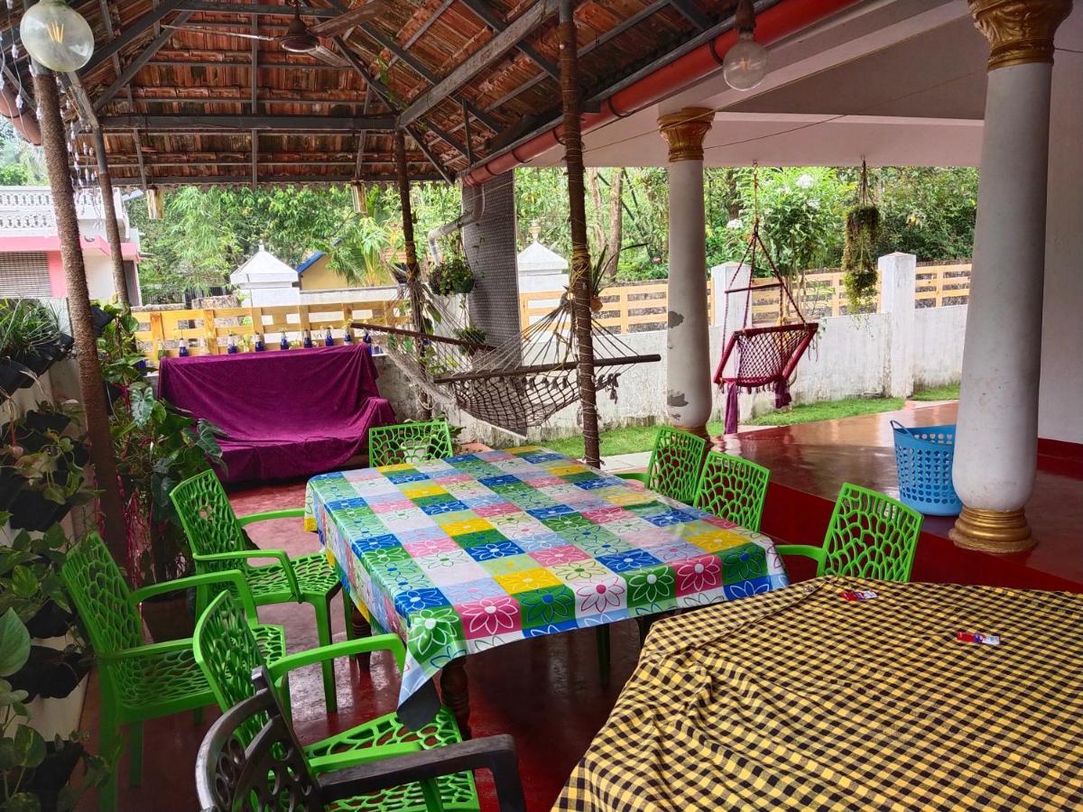 Marari Beach Clleetus Homestay มาราริคุลาม ภายนอก รูปภาพ