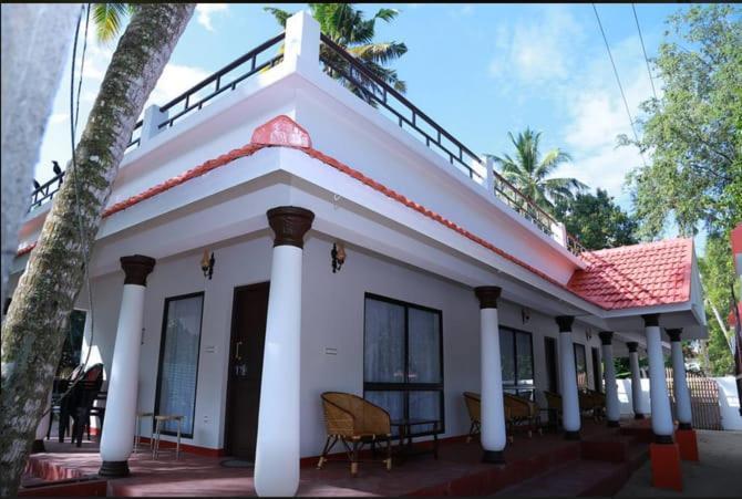 Marari Beach Clleetus Homestay มาราริคุลาม ภายนอก รูปภาพ