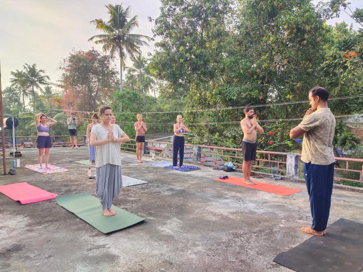 Marari Beach Clleetus Homestay มาราริคุลาม ภายนอก รูปภาพ